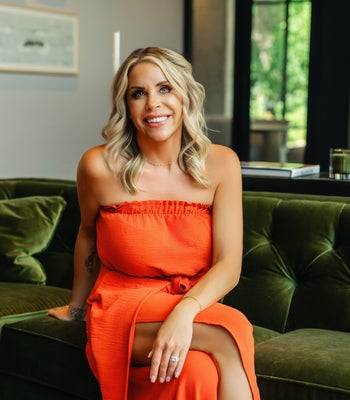 Portrait of Ashley Inglis, Real Estate Advisor | Broker.