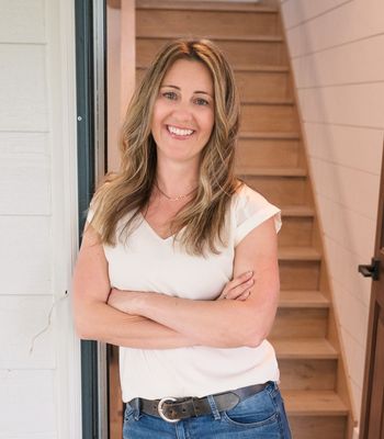 Portrait of Megan Nowlin, Bozeman Advisor | REALTOR®.