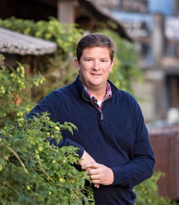 Portrait of Lincoln Roberts, Ennis Advisor | Managing Broker.